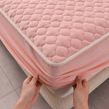 SOGA Pink 183cm Wide Mattress Cover Thick Quilted Fleece Stretchable Clover Design Bed Spread Sheet Protector with Pillow Covers